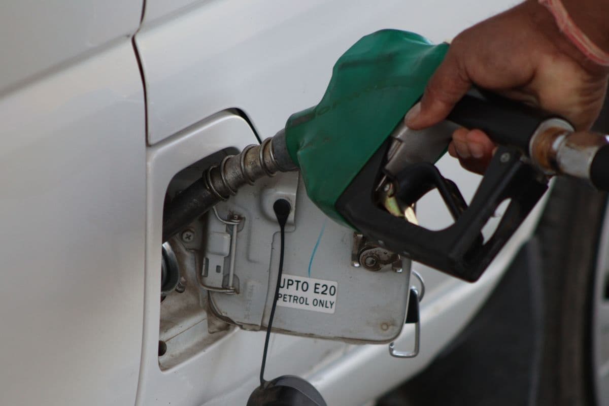 Fuel cards with controls